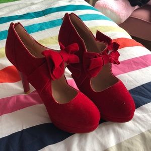Brand new red pumps, never worn!